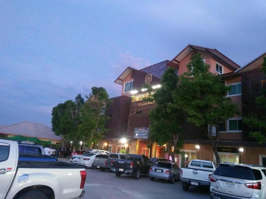 Le Parc Wangnang Hotel Phitsanulok Εξωτερικό φωτογραφία