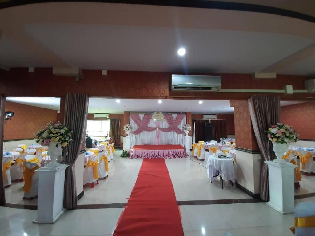 Le Parc Wangnang Hotel Phitsanulok Εξωτερικό φωτογραφία