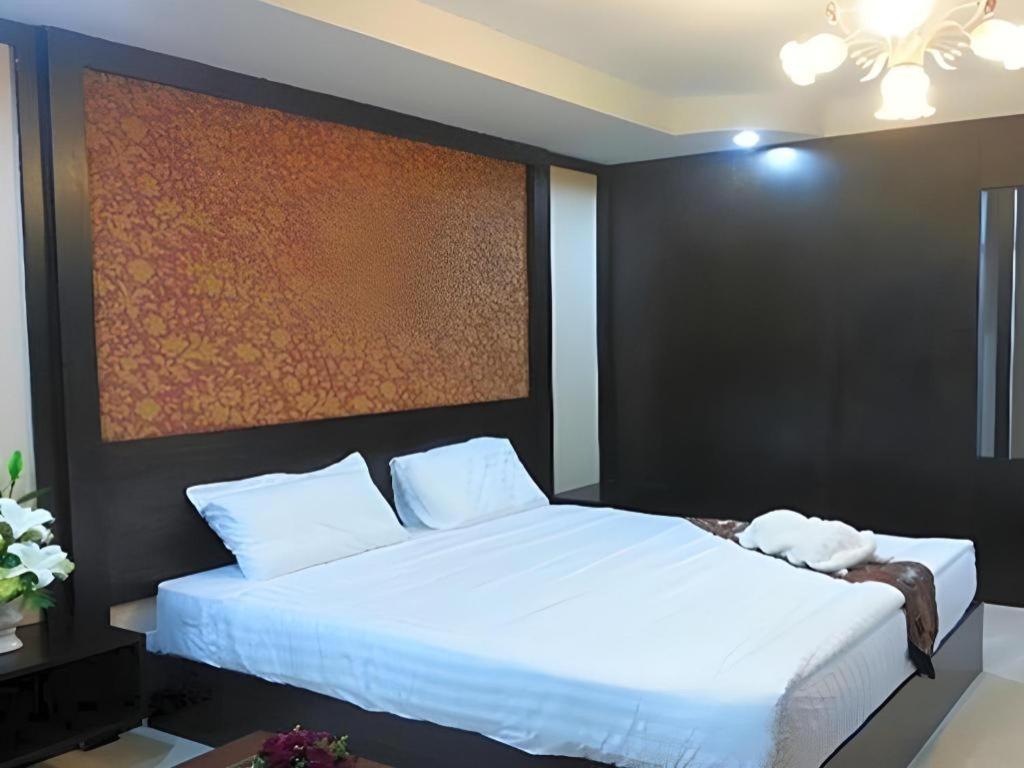 Le Parc Wangnang Hotel Phitsanulok Εξωτερικό φωτογραφία