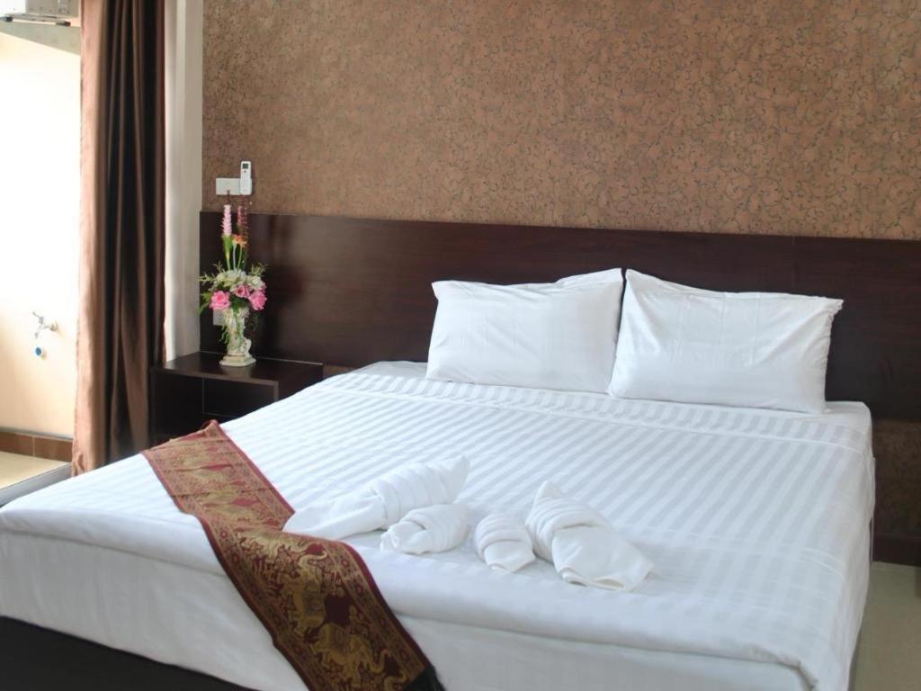 Le Parc Wangnang Hotel Phitsanulok Εξωτερικό φωτογραφία