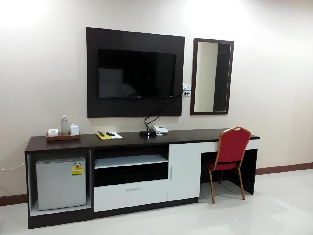 Le Parc Wangnang Hotel Phitsanulok Εξωτερικό φωτογραφία