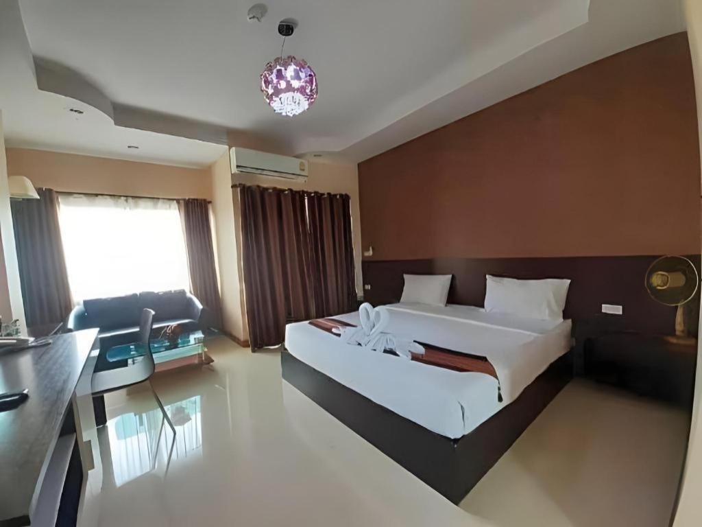 Le Parc Wangnang Hotel Phitsanulok Εξωτερικό φωτογραφία