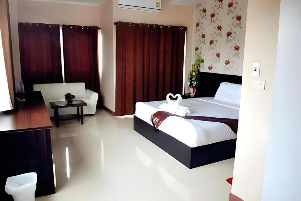 Le Parc Wangnang Hotel Phitsanulok Εξωτερικό φωτογραφία