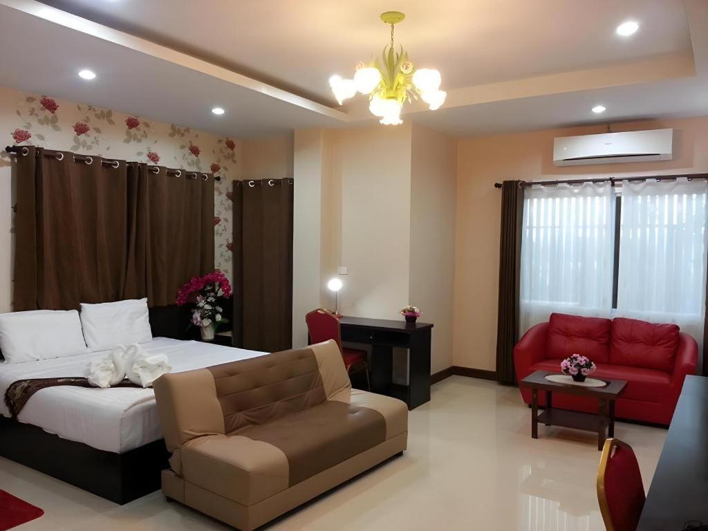 Le Parc Wangnang Hotel Phitsanulok Εξωτερικό φωτογραφία