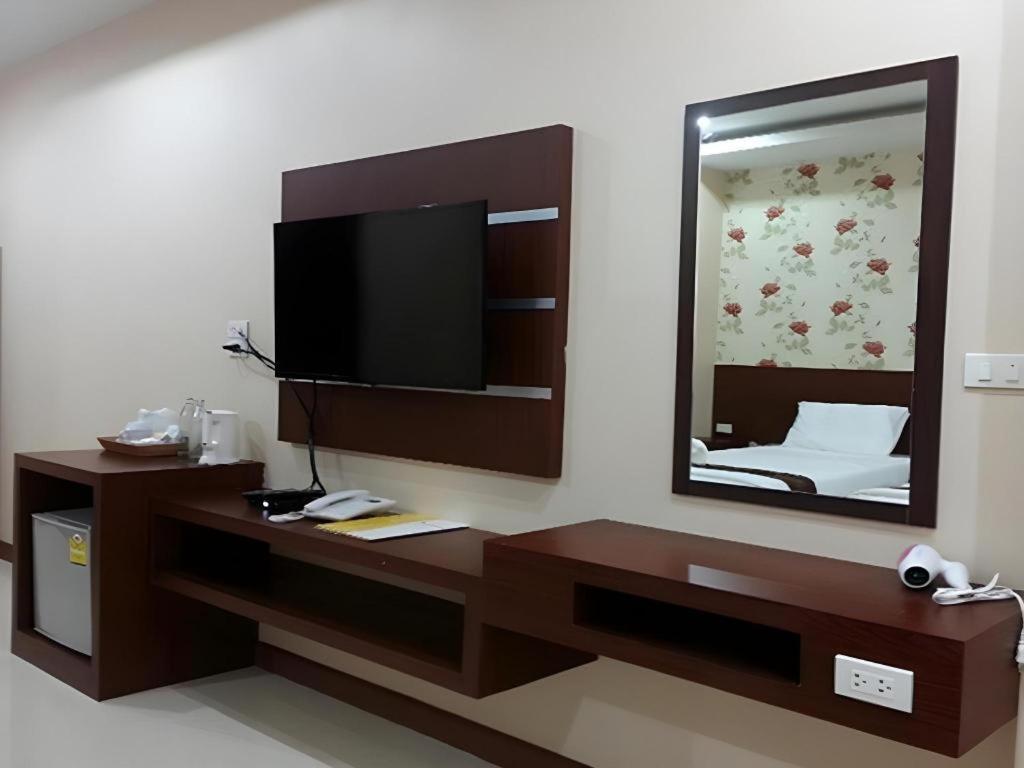 Le Parc Wangnang Hotel Phitsanulok Εξωτερικό φωτογραφία