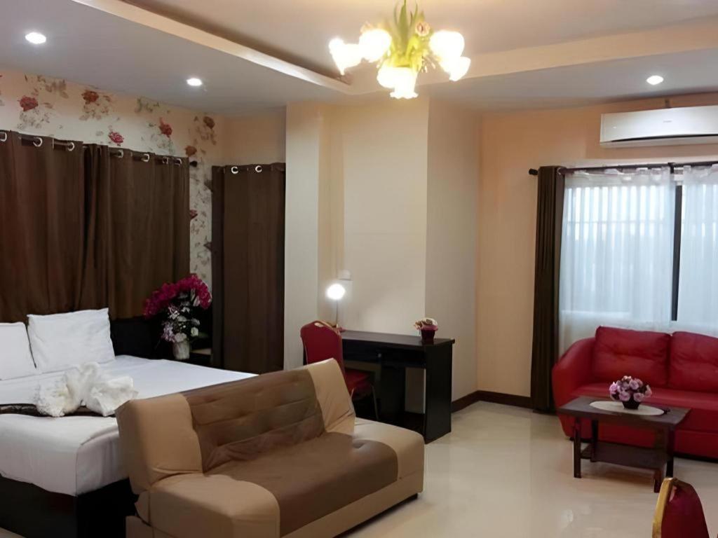 Le Parc Wangnang Hotel Phitsanulok Εξωτερικό φωτογραφία