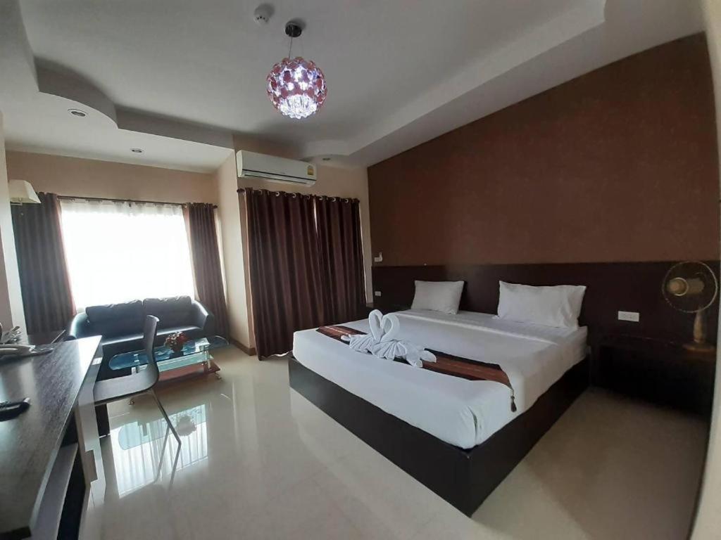 Le Parc Wangnang Hotel Phitsanulok Εξωτερικό φωτογραφία