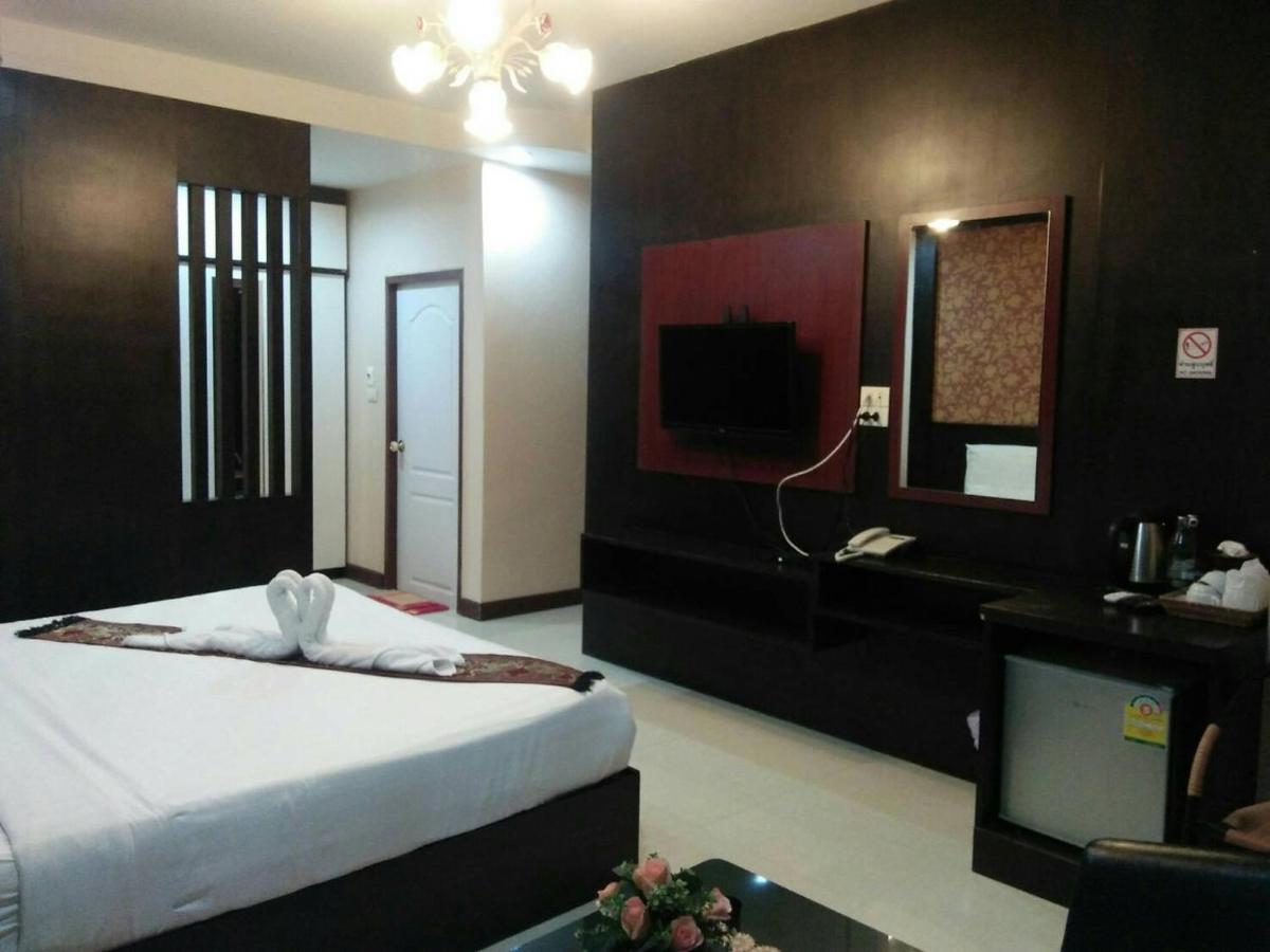 Le Parc Wangnang Hotel Phitsanulok Εξωτερικό φωτογραφία